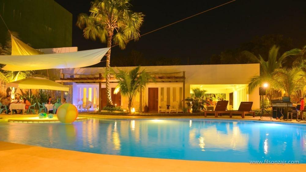 Urban Sands Hotel Iloilo Exterior foto